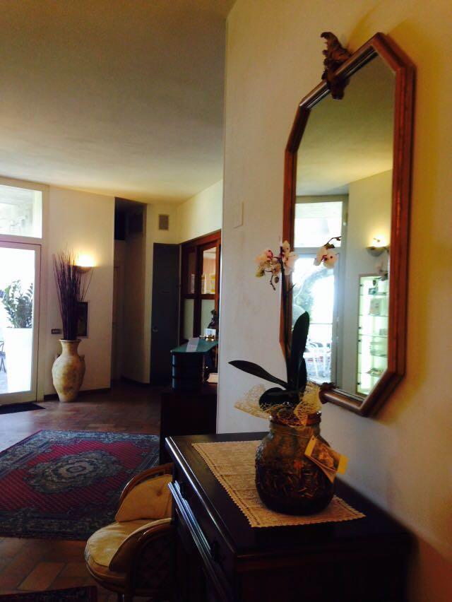 Aniana Hotel 3*